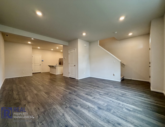 Photo - 873 N 19th Ave