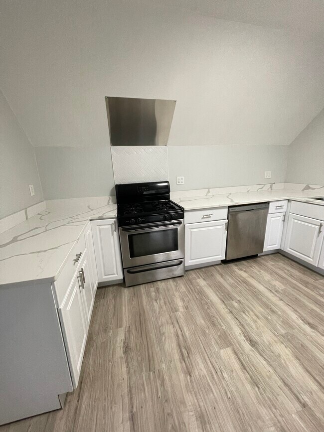 Photo - 5858 W Dakin St Unit 2