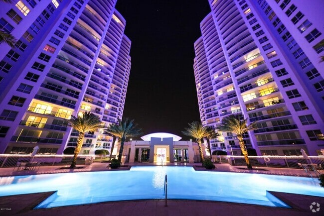 Building Photo - 241 Riverside Dr Rental