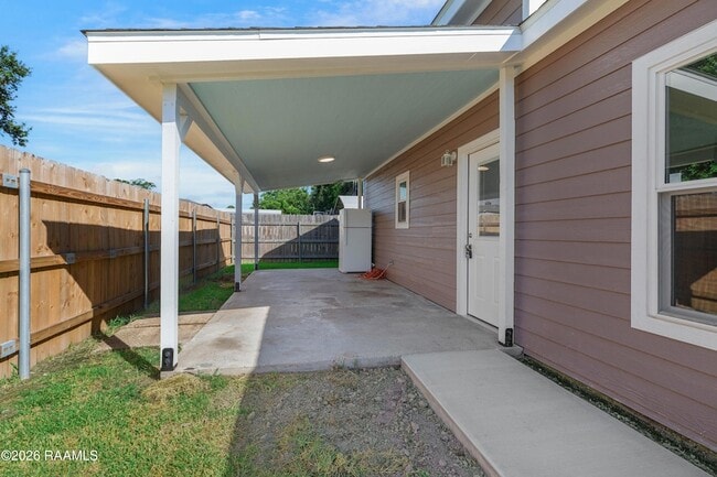 Photo - 100 Maple Dr