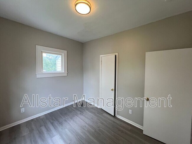 3293 E 121st St Unidad Up Unit