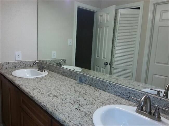 Photo - 2255 Braeswood Park Dr Unit 135