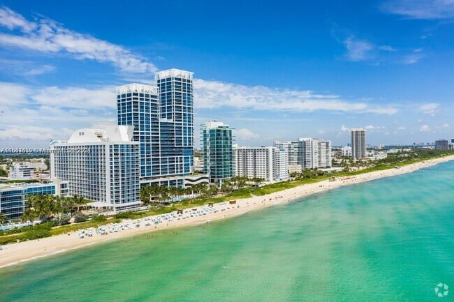 Building Photo - 6801 Collins Ave Unit 818 Rental