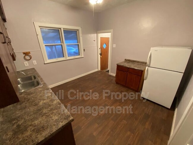 Photo - 2535 Avenue B