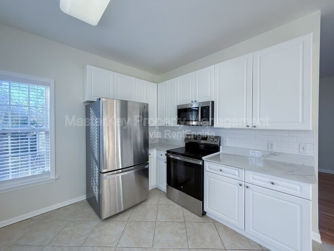 Photo - 804 Willowedge Ct