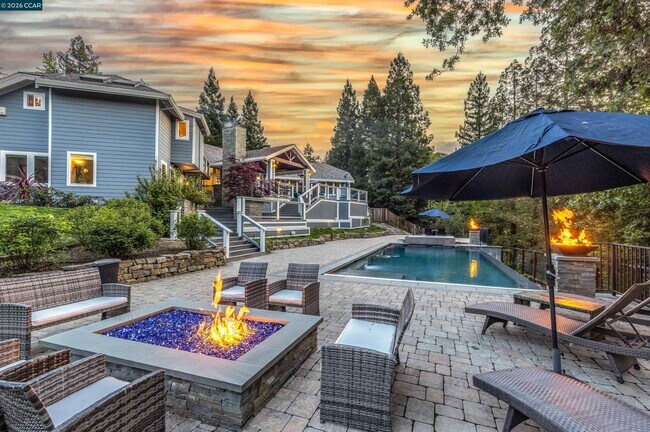 Photo - 2324 Saddleback Dr