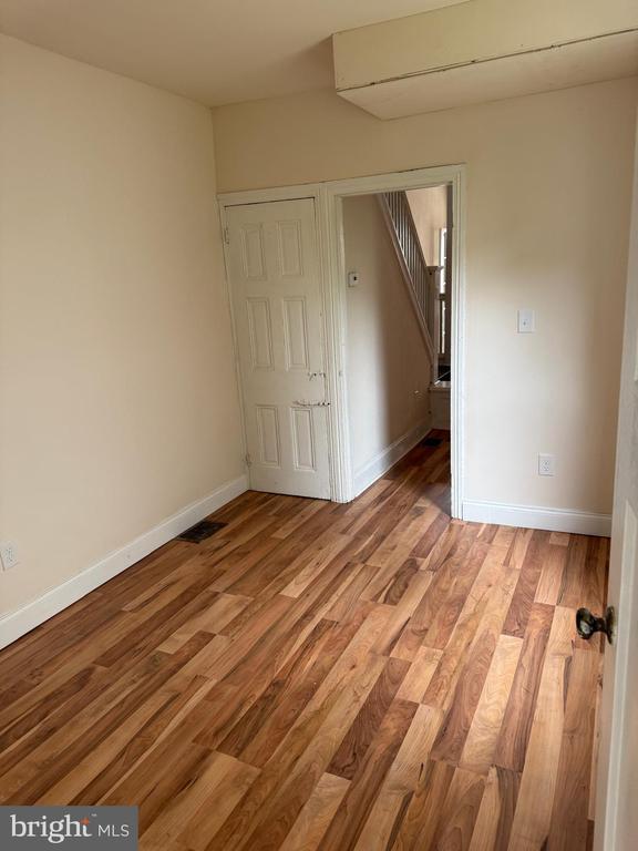 Photo - 1861 N Judson St