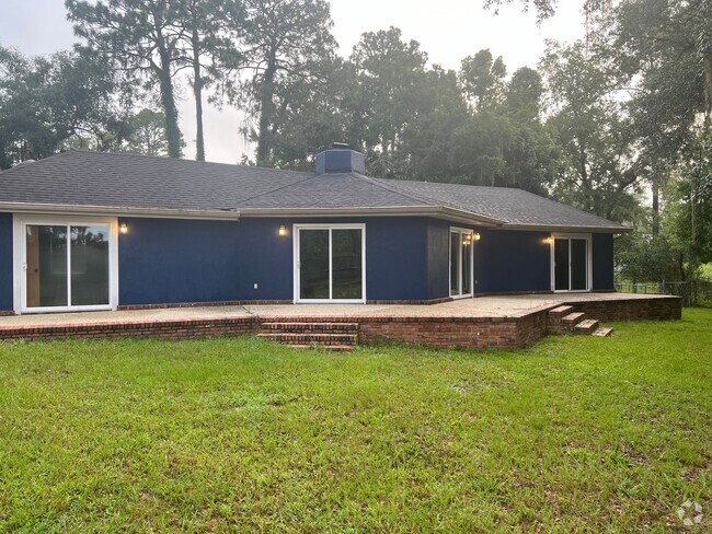 Building Photo - Cute house in Lake Park!