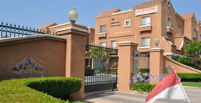 Photo - 115 E Broadway