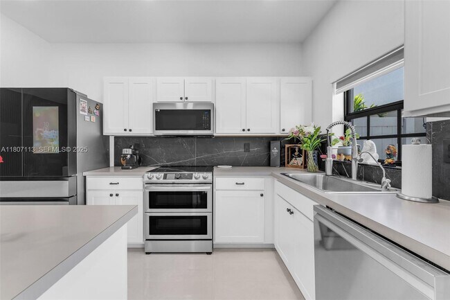 Photo - 617 SW 11th St