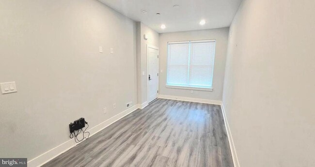 Photo - 5233 Chancellor St