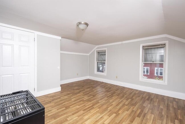 Building Photo - 882 4th Ave Rental