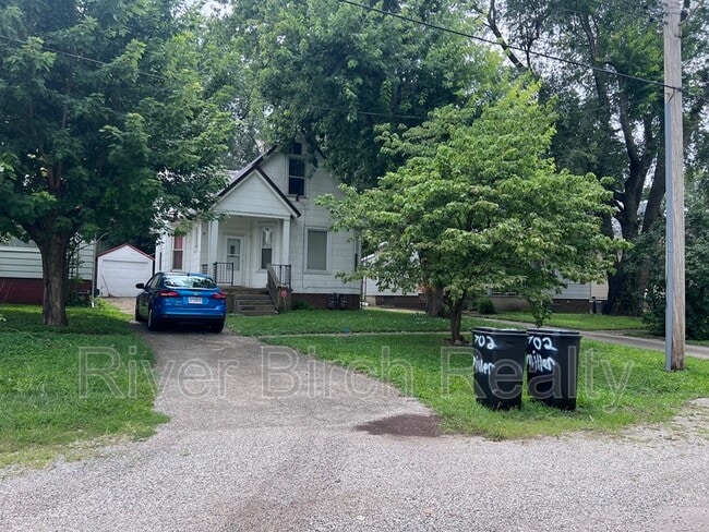 Photo - 702 W Miller St