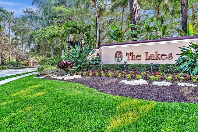 Photo - 794 Lake Blvd