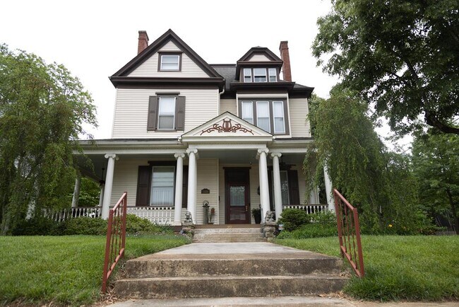 Photo - 349 W Main St