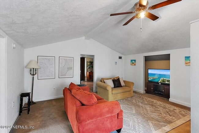 Photo - 231 W 10th St