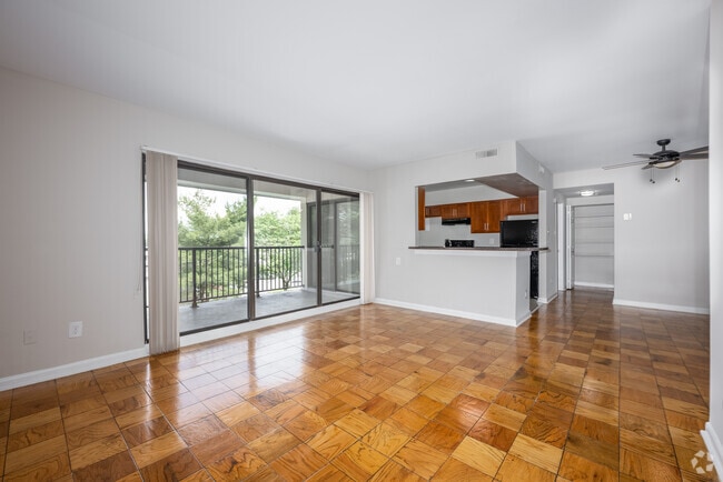 1BR, 1BA - 804SF - Living Room