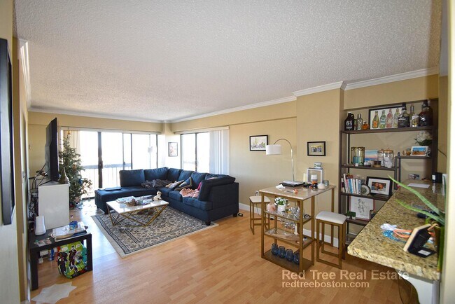 Building Photo - 15 North Beacon St