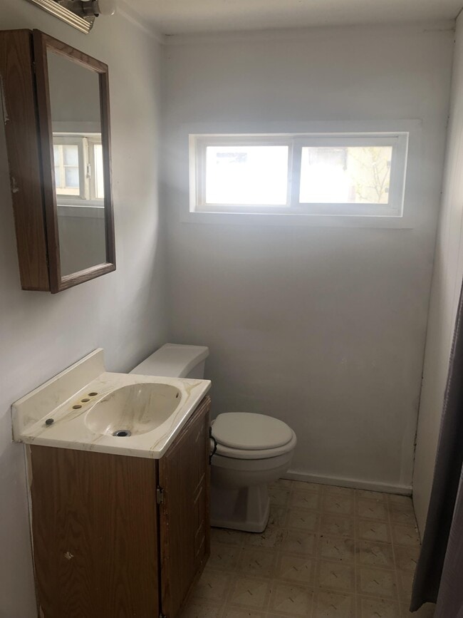 Photo - 1681 Birch St