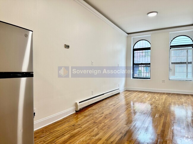 Building Photo - 386 Manhattan Ave Rental