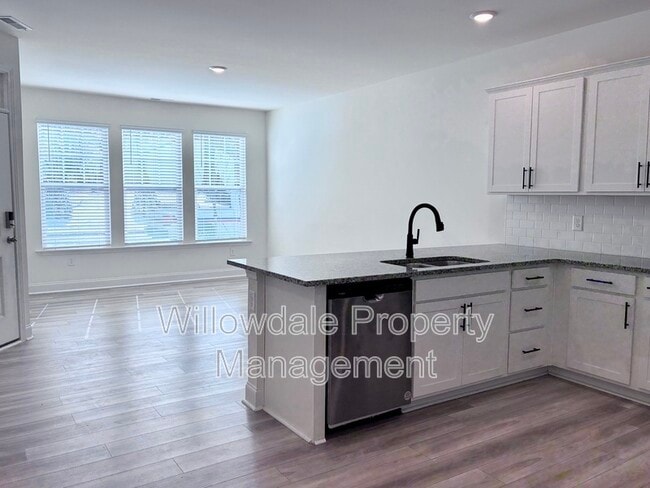 Photo - 456 La Maison Ave