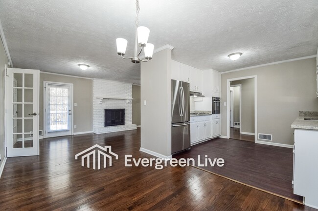 Photo - 195 Southmoor Cir