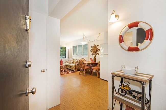 Photo - Diamond Head Ambassador #201