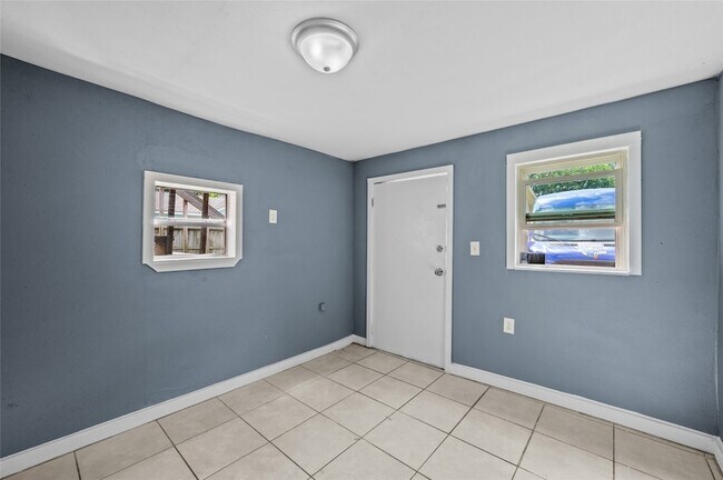 Photo - 2631 Oakcliff St