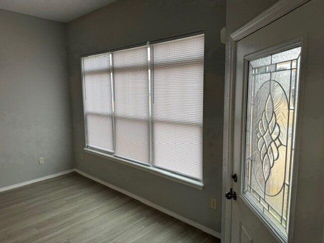 Photo - Charming 2 bedroom 2 bathroom Duplex in Ch...