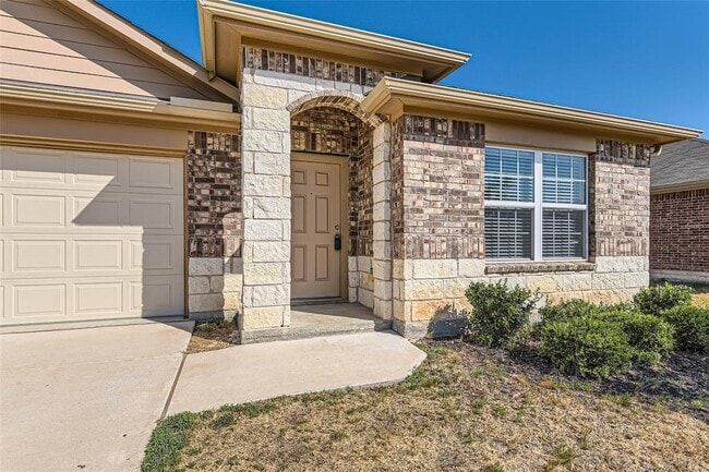 Building Photo - 5704 Montrelia Dr Rental
