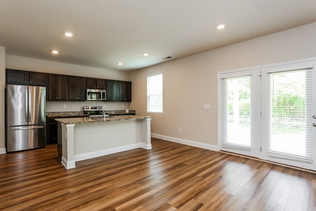 Photo - 516 Overo Dr