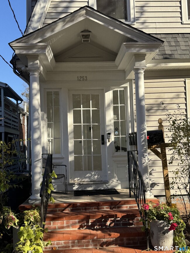 1253 Forest Rd Unit 2