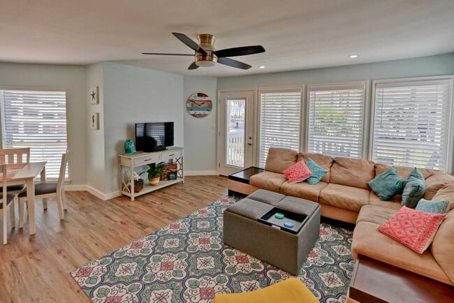 Photo - 200 Padre Blvd Unidad ID1255582P