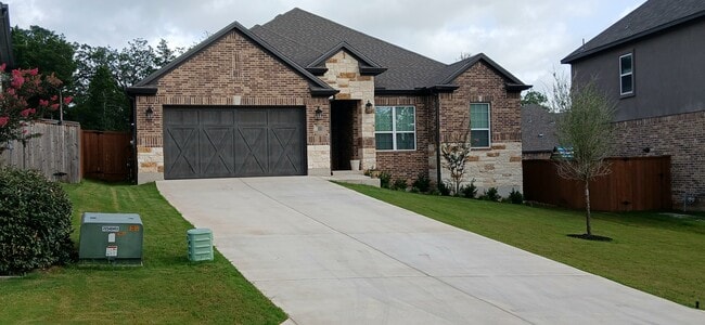 Photo - 174 Loysoya St