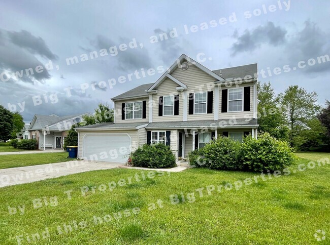 Building Photo - Large 4 bedroom 2.5 bath 2 car garage hous... Rental