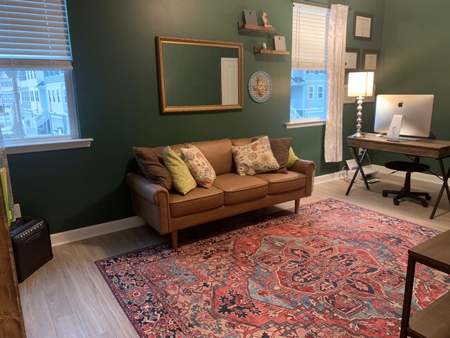 Photo - 554 McLernon Trce