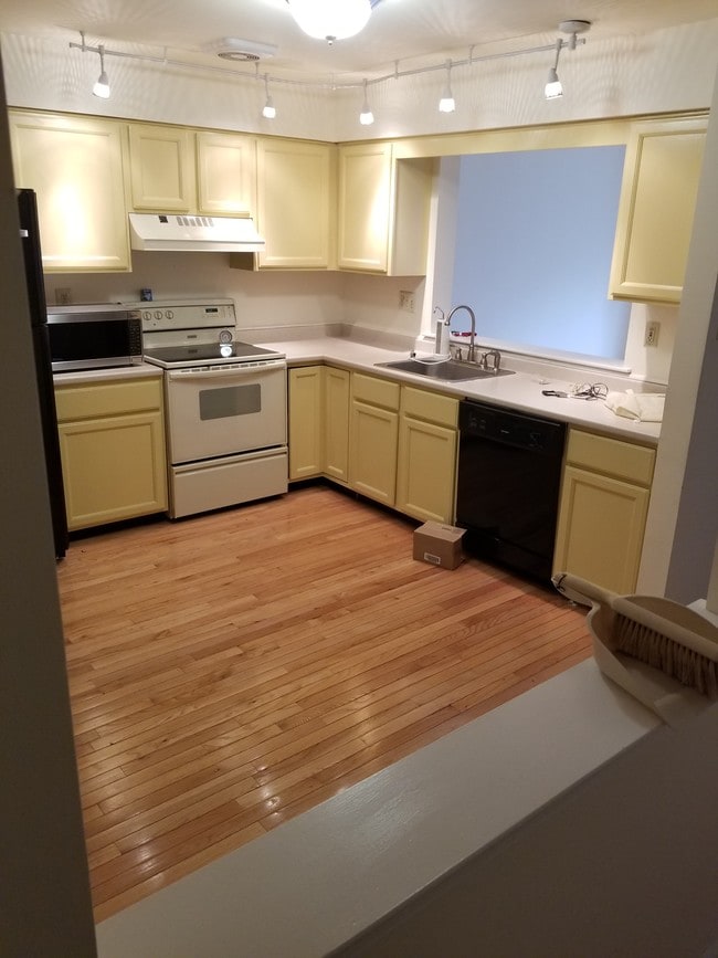 145 Gate Ln Townhome For Rent in Doylestown, PA