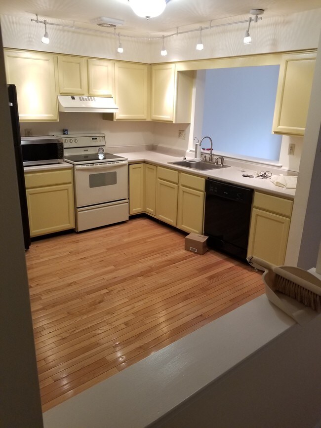 145 Gate Ln Townhome Townhome Rental in Doylestown PA