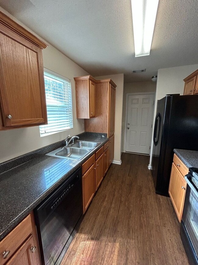 Photo - PRE-LEASING FOR AUGUST 2026!