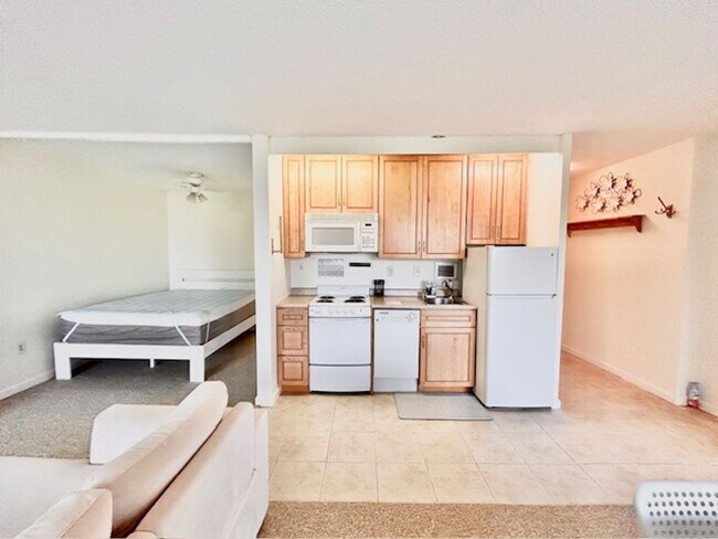 Photo - Convenient, beautiful, fully furnished and... Unit B332