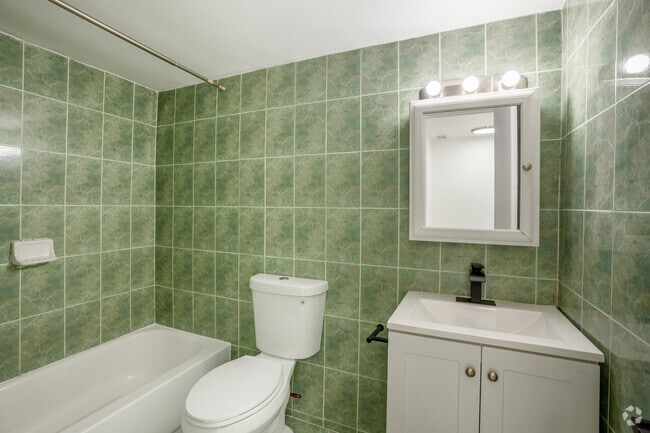 1 habitación, 1 baño - 550 pies cuadrados - Baño