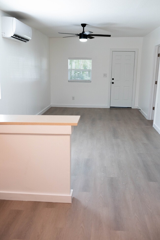 Photo - 1003 Cypress Ave