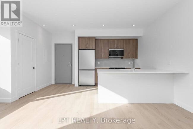 Photo - 319 Shakespeare St Unité 5