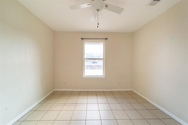 Photo - 1738 Rutland Dr