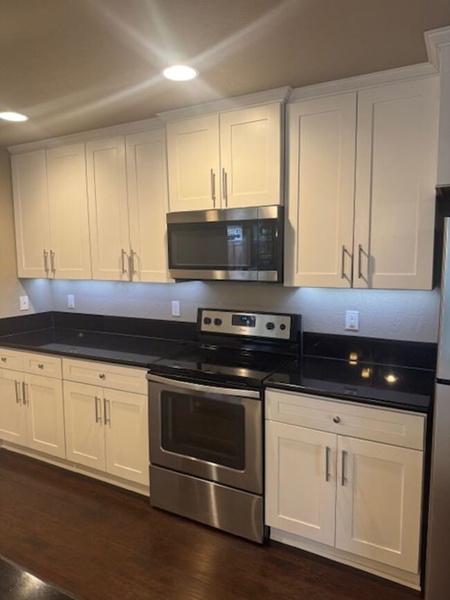 Photo - CUSTOM 3 BEDROOM, 2 BATH HOME NEAR SOUTH MEDFORD HIGH SCHOOL