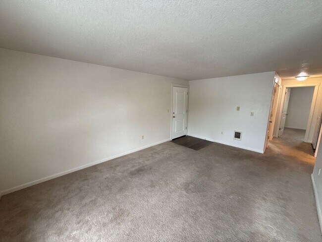 905 Bryan Ct