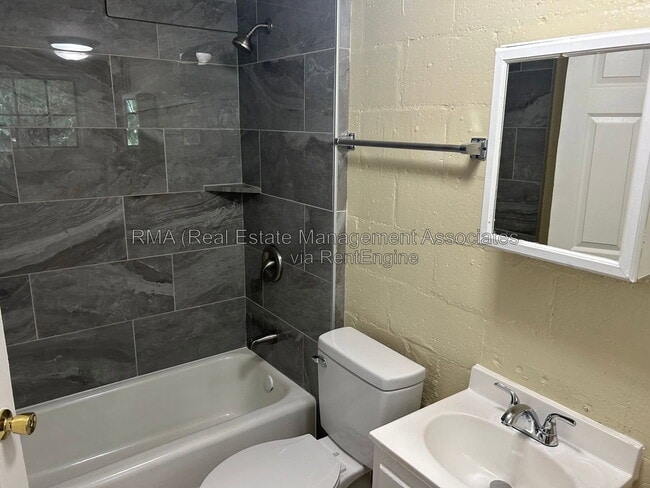 Photo - 917 Cleveland St