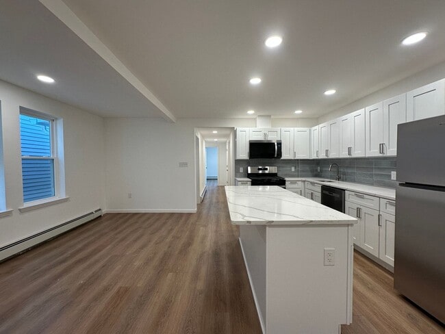 Photo - 27 Joyce Kilmer Ave Unidad 2