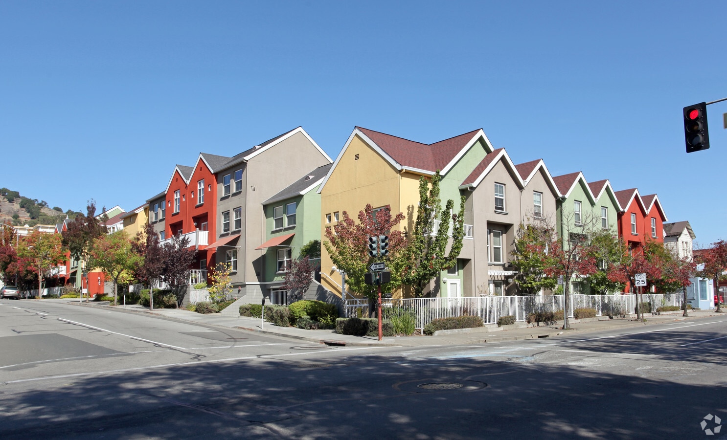 Lone Palm Court Apartments - Lone Palm Court Apartments