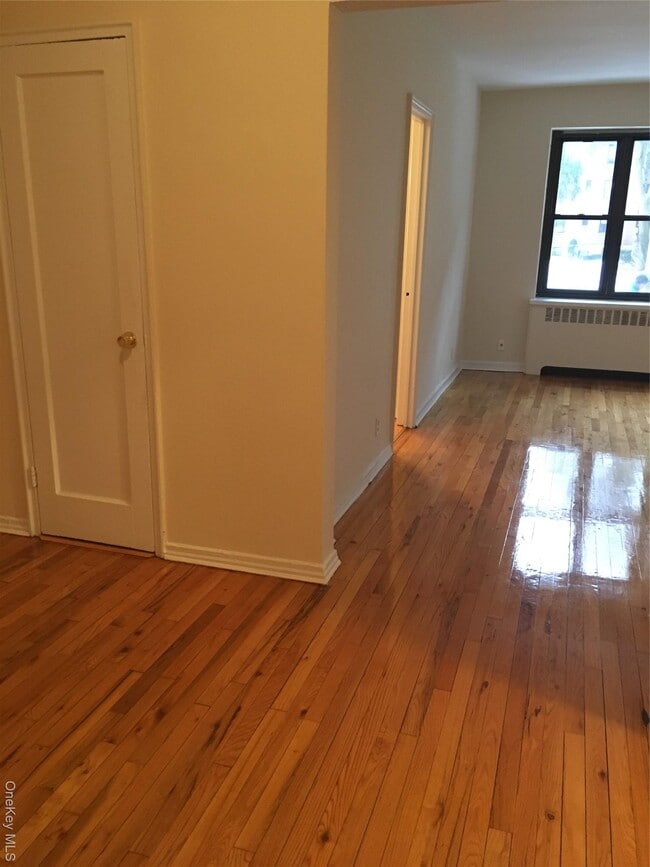 Photo - 23 Schenck Ave Unidad 1Bd